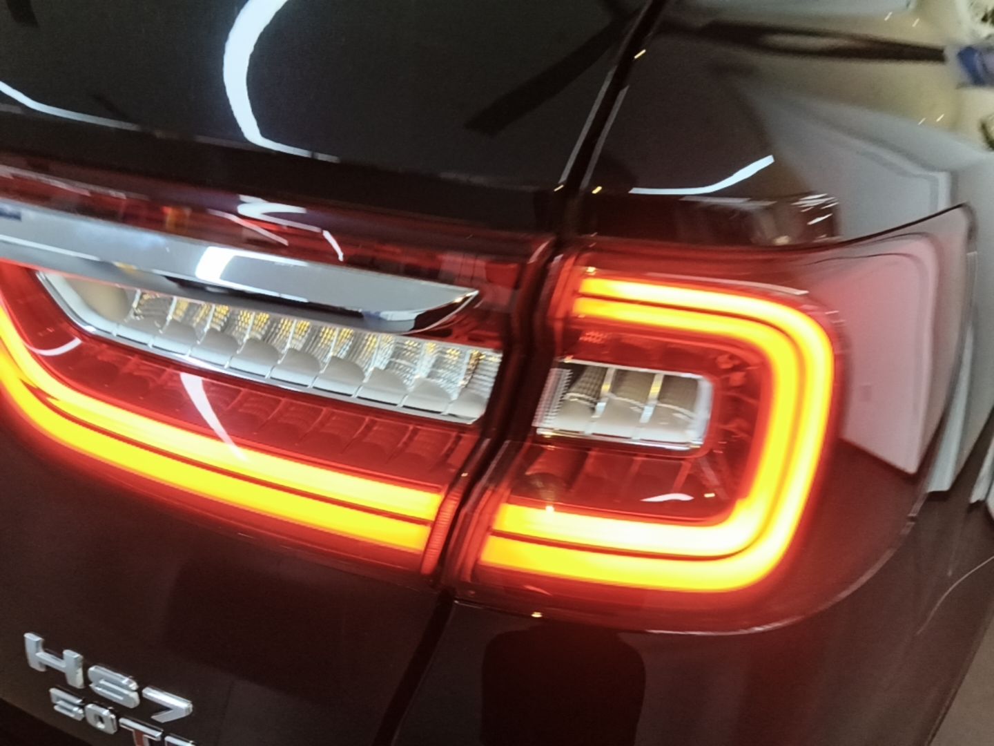 Hongqi HS7 2022 3.0T Automatic All-Wheel Drive Smart Connect Flagship Edition Five Seats — снимка 9