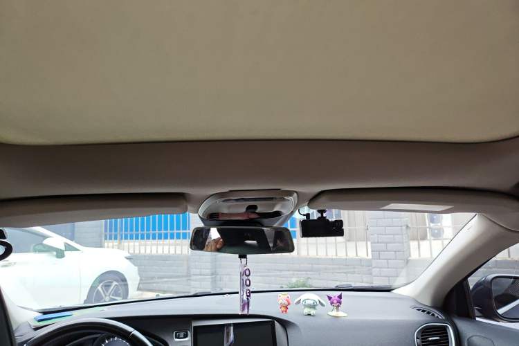 Used Volvo V40 2017 T3 Zhiya Edition
