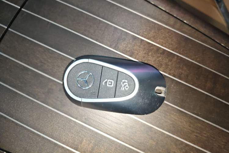 Used Mercedes-Benz E-Class 2024 Facelift E 300 L Luxury Edition
