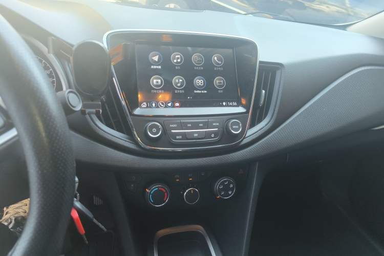 Used Chevrolet Monza 2019 Redline 320T Dual-Clutch Joyful Edition China VI Standard Audio And AC Panel