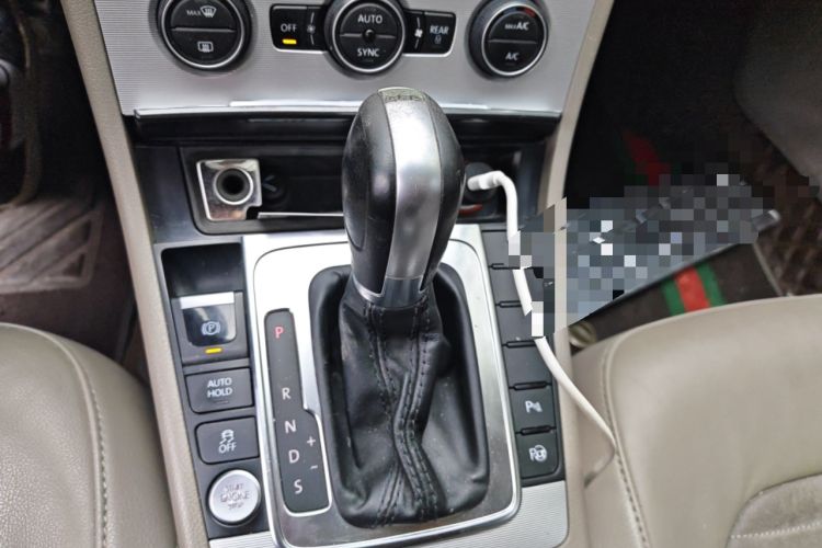 Used Volkswagen Magotan 2015 1.8TSI Prestige Model Gear Lever