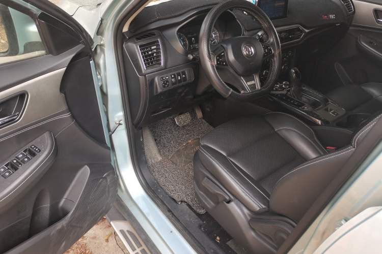 Used Dongfeng Fengon S560 2018 1.8L CVT Urban Model 7 Seats
