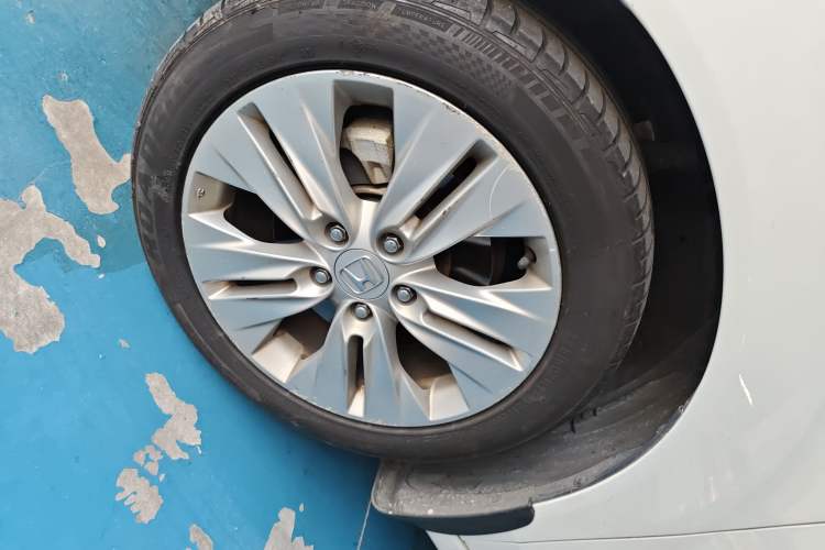 Used Honda Spirior 2013 2.4L Luxury Edition Left Front Wheel Hub