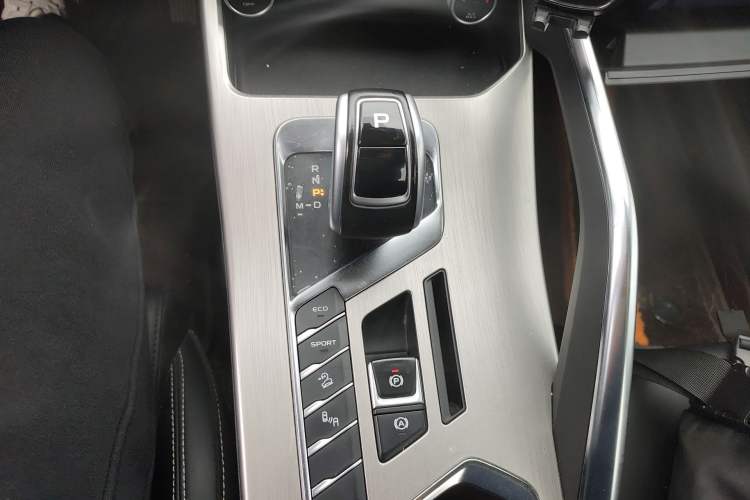Used Geely Auto Coolray 2019 260T DCT Knight China VI Standard Gear Lever