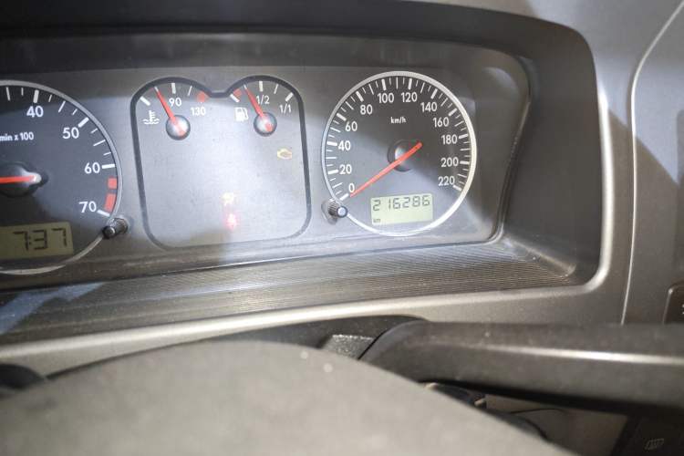 Used Volkswagen Santana Vista 2008 1.8L Manual Comfort Edition Odometer Close Up