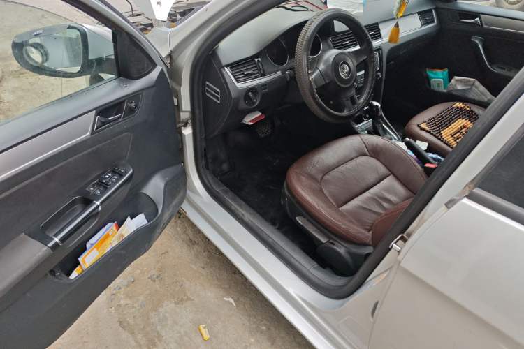 Used Volkswagen Bora 2013 1.6L Automatic Fashion Model