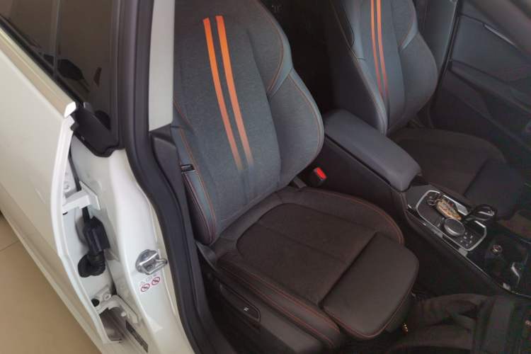 Used BMW 2 Series 2023 225i Four-Door Coupe M Sport Package Right Front Seat