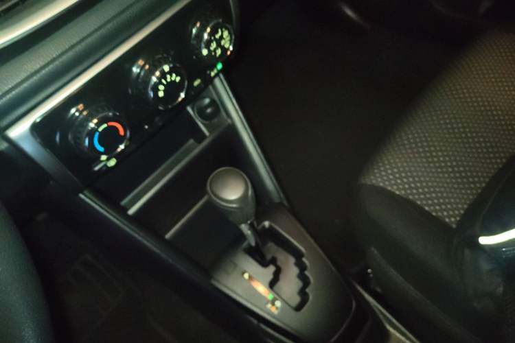 Used Toyota Vios 2017 1.5L CVT Innovation Edition Gear Lever