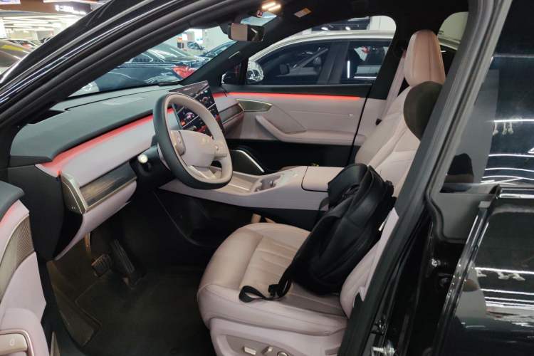 Used ONVO L60 2024 60 kWh Rear-Drive Version