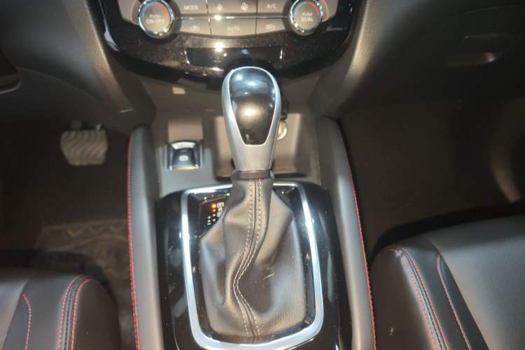 Used Nissan Qashqai 2023 Classic 2.0L CVT XV Comfort Edition Gear Lever