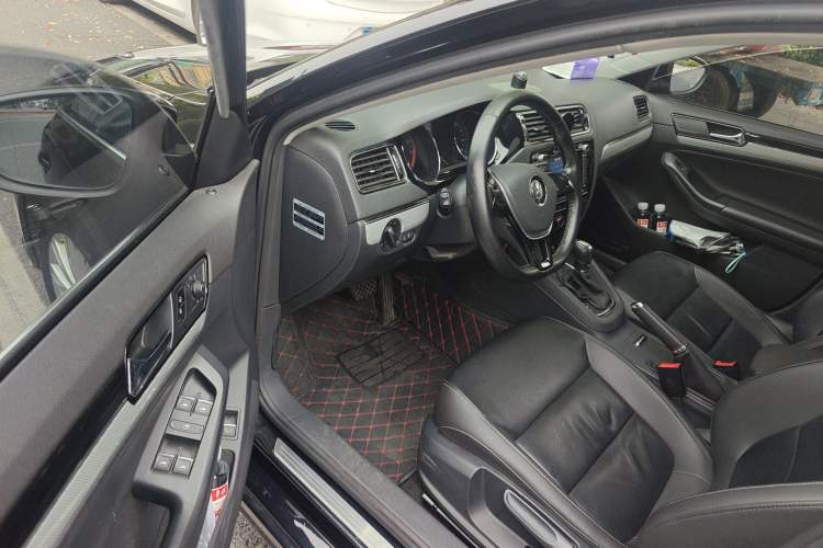 Used Volkswagen Sagitar 2015 1.6L Automatic Comfort Model Driver Seat