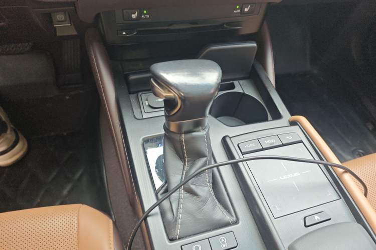 Used Lexus ES 2018 200 Excellence Edition China V Standard
