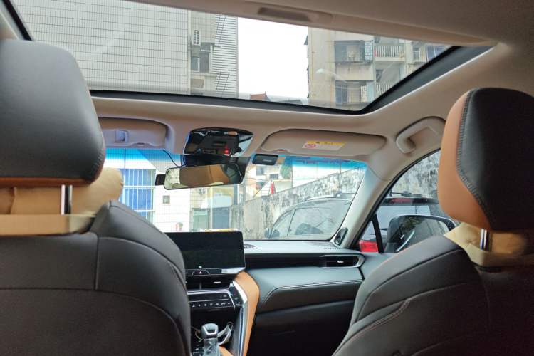 Used Toyota Venza 2022 Dual-Engine 2.5L CVT Two-Wheel Drive Prestige Edition