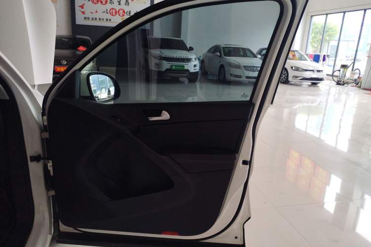 Used Volkswagen Tiguan L 2016 300TSI Automatic Two-Wheel Drive Trend Edition