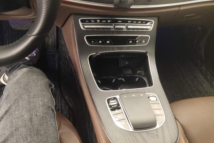 Used Mercedes-Benz E-Class 2021 Restyled E 300 L Sport Luxury Edition Gear Lever