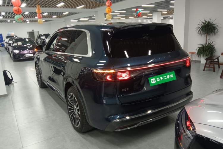 Used Hima AITO M8 2025 Model Pure Electric Ultra Six-Seat Four-Wheel-Drive Version