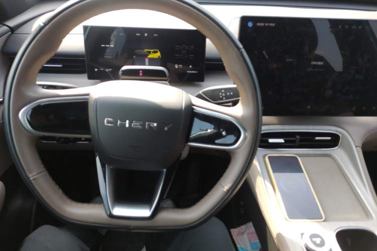 Used Chery Tiggo 8 PLUS C-DM 2025 1.5T 116 km Prestige Version 5 Seats
