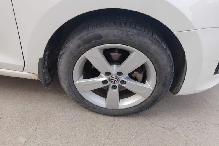 Used Volkswagen Santana 2015 1.6L Manual Comfort Edition
