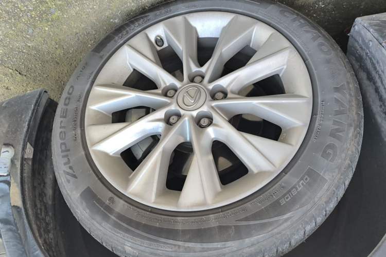 Used Lexus ES 2014 300h Elite Edition
