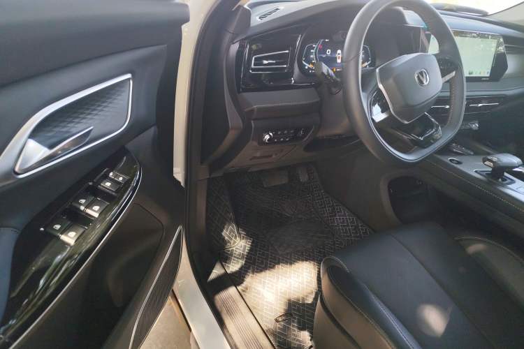 Used CHANGAN X7 PLUS 2024 1.5T Automatic Luxury 7-Seater Driver Seat