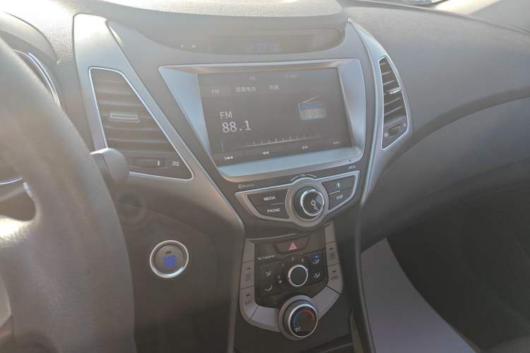 Used Hyundai Elantra (5th Generation / Langdong) 2016 1.6L Automatic Prestige Model