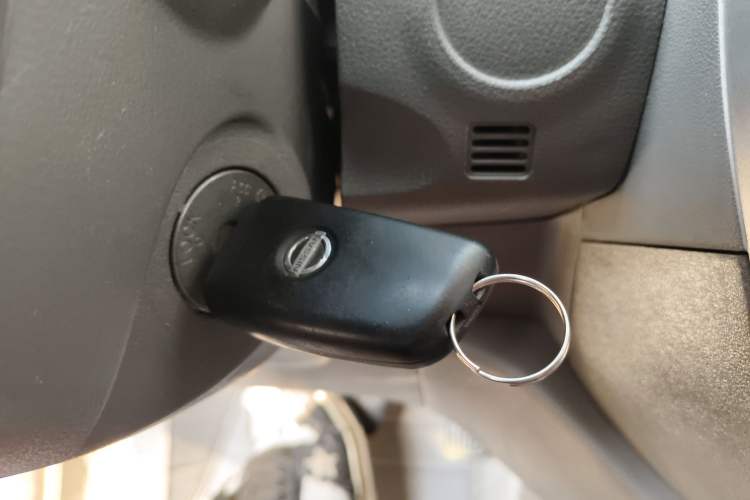 Used Nissan Sunny 2015 1.5XE CVT Comfort Edition Vehicle Key