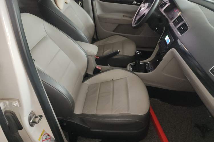 Used Volkswagen Gran Lavida 2013 1.6L Manual Comfort Model