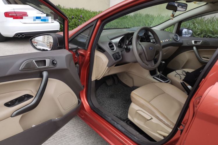 Used Ford Fiesta 2011 Hatchback 1.5L Automatic Fashion Edition Driver Seat