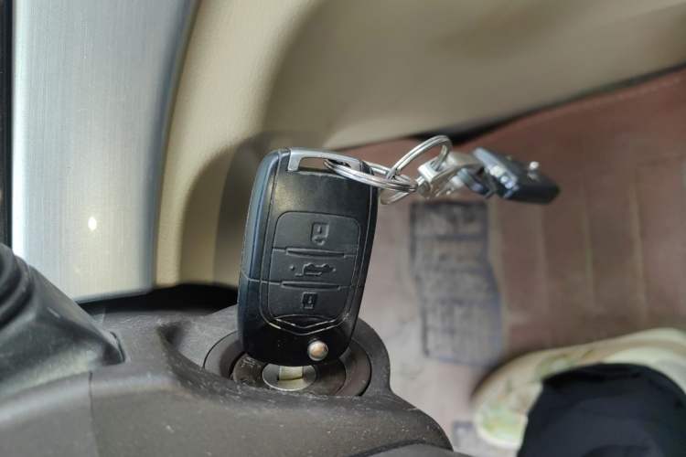 Used Baojun 730 2016 1.5L Manual Comfort Version 7 Seats China V Emission Standard Vehicle Key