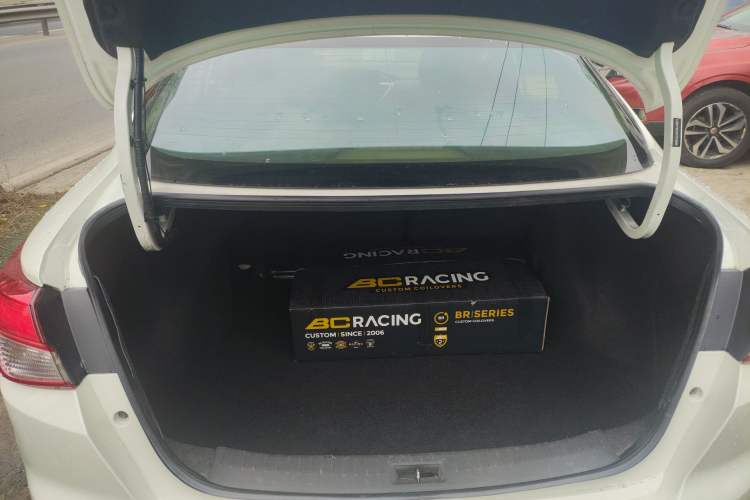 Used Nissan Lannia 2016 1.6L Manual Cool Edition
