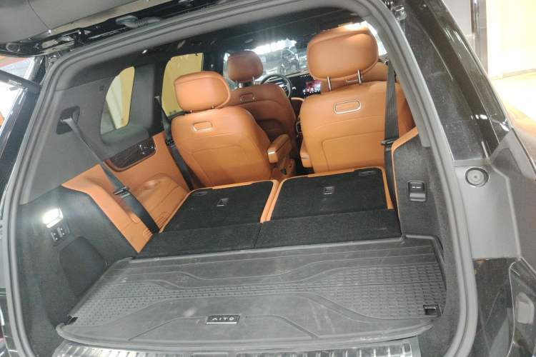 Used Hima AITO M9 2024 Range-Extended Max Edition 42 kWh 6-Seater Version Trunk