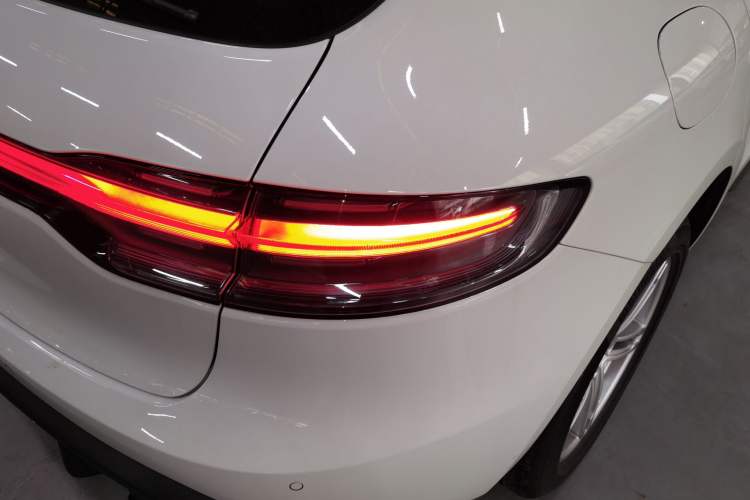 Used Porsche Macan 2024 Macan 2.0T Right Rear Taillight