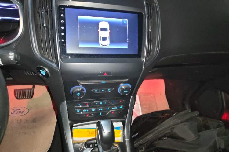 Used Ford Edge 2015 2.0T GTDi Two-Wheel-Drive High-Line Version