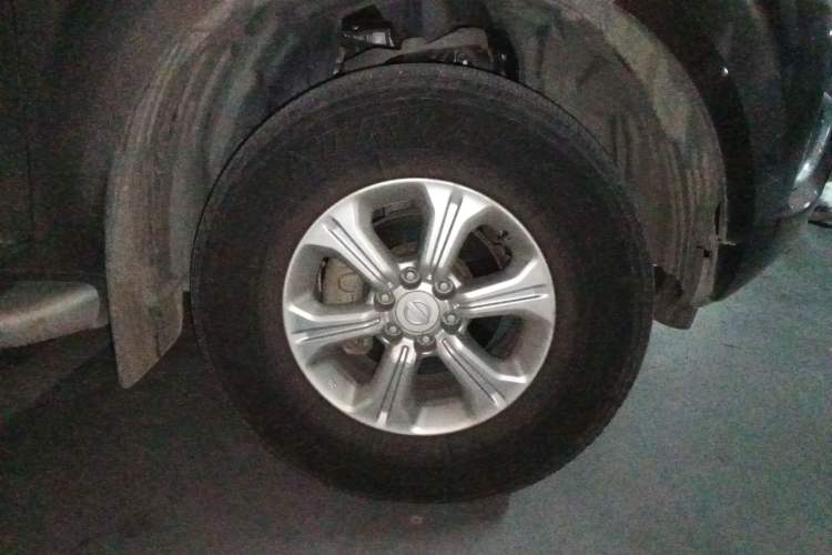 Used Nissan Navara 2017 2.5L Automatic 2WD Luxury Edition QR25