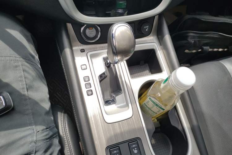 Used Nissan Murano 2019 2.5L XL Two-Wheel Drive Smart Connect Luxury Edition China VI Standard Gear Lever