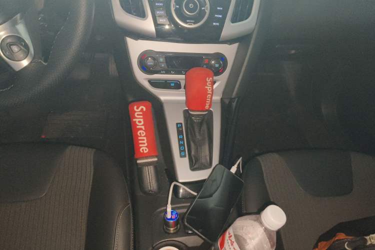 Used Ford Focus 2012 Hatchback 2.0L Automatic Luxury Sport Model Gear Lever