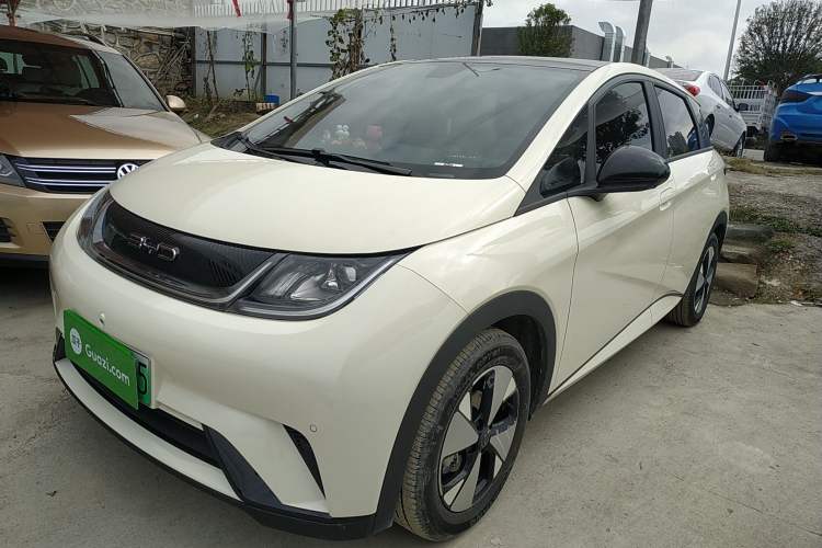 Used BYD Dolphin 2023 420 km Fashion Edition
