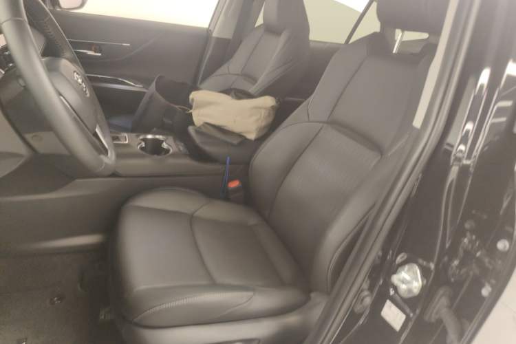 Used Toyota Venza 2023 2.0L CVT Two-Wheel Drive Prestige Version
