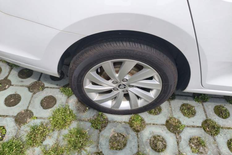 Used Skoda Rapid 2019 1.5L Automatic Comfort Edition China VI Standard