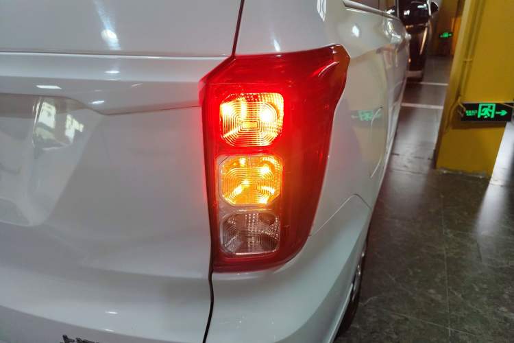 Used Wuling Hongguang 2021 1.5L Facelifted S Comfort Version with Electric Power Steering LAR