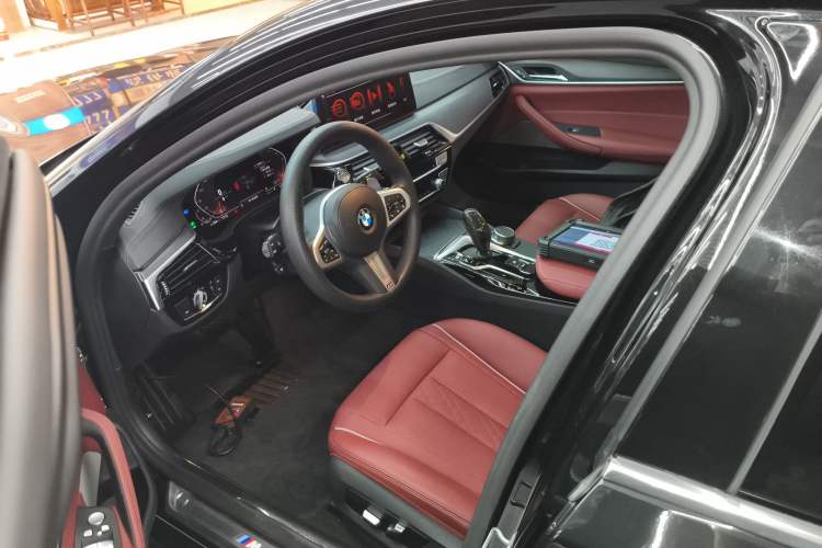 Used BMW 5 Series 2022 Second Facelift 530Li xDrive M Sport Package
