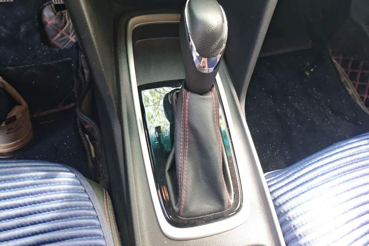 Used Chevrolet Monza 2020 Light Hybrid RS 330T Automatic Comfort Edition Gear Lever