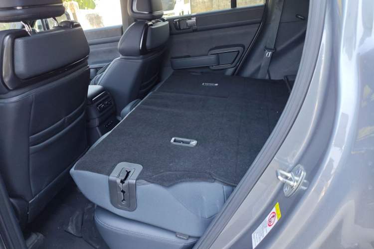 Used Formula Leopard Leopard 5 2024 Cloud Ride Luxury Edition