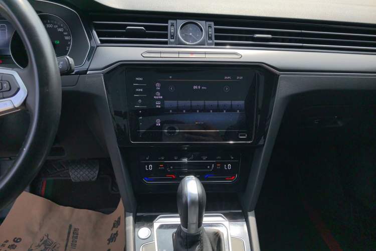 Used Volkswagen Magotan 2020 330TSI DSG Leading Model Audio And AC Panel