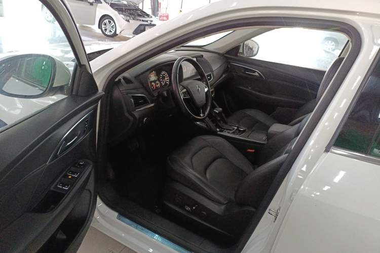 Used BORGWARD BX7 2018 28T Front-Wheel Drive Quality Enjoyment Version 5 Seats China VI Emission Standard