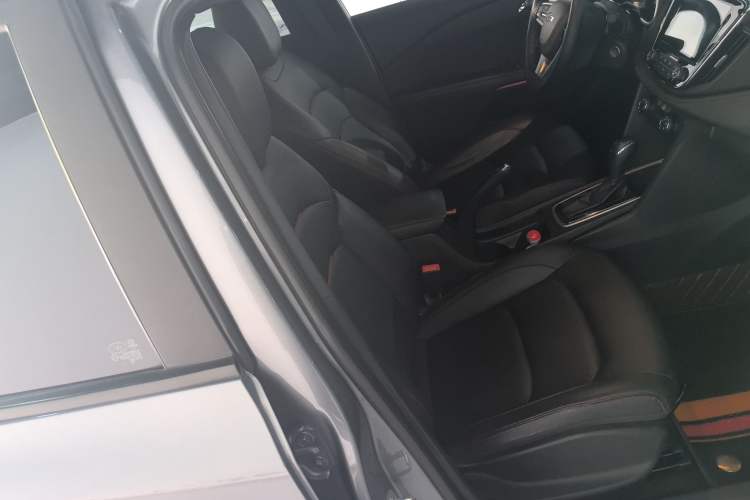 Used Chevrolet Monza 2020 Light Hybrid RS 330T Automatic Comfort Edition Right Front Seat