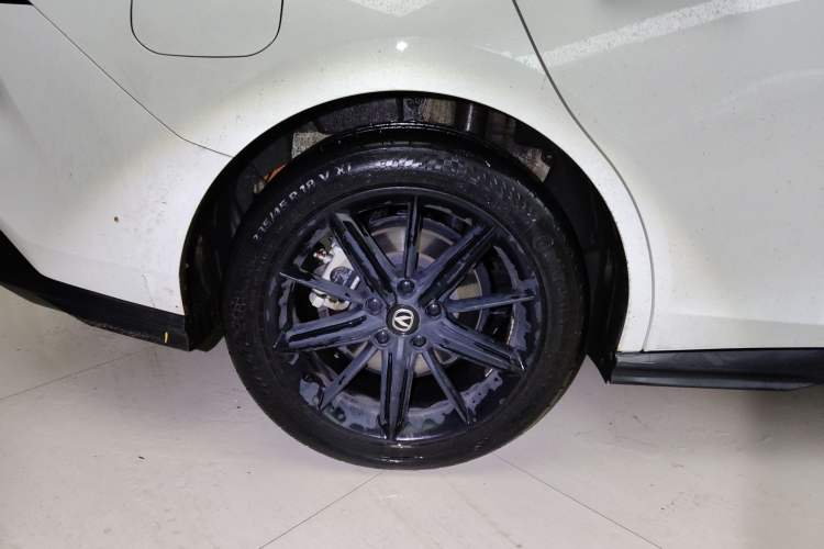 Used Changan UNI-V iDD 2023 Zhidian iDD 1.5T 113km Smart & Fun Version (Rapid Edition)