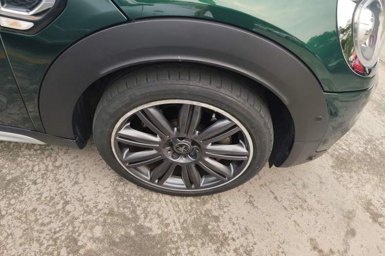 Used MINI Countryman 2018 2.0T COOPER S ALL4 Artist Right Front Wheel Hub