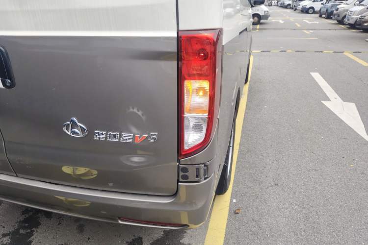 Used CHANGAN KUAYUE Xing V5 2022 1.5L Enjoyment Model 5-7 Seater Passenger Vehicle JL473QH
