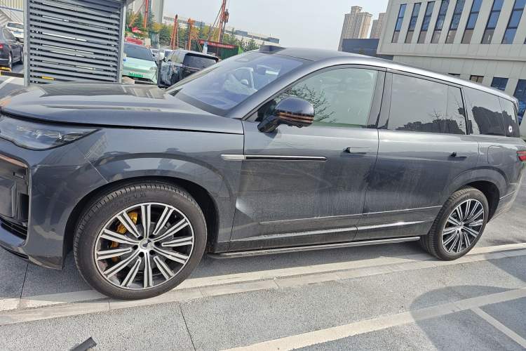 Used Denza N9 2025 Flagship Model
